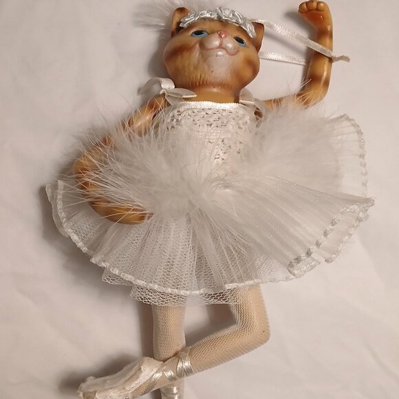 Beautiful Cat Ballet Figurine ornament décor - Picture 1 of 9